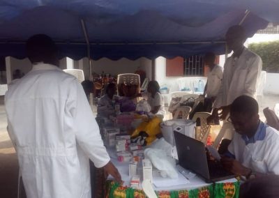 Campagne médicale à Nzeng Ayong